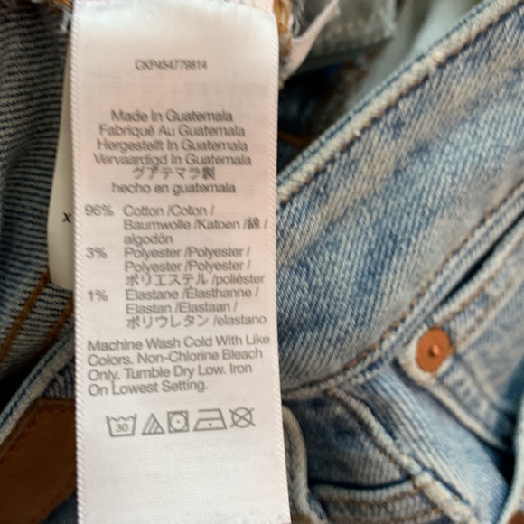 Madewell The Curvy Mom Jean - Picture 10 of 10